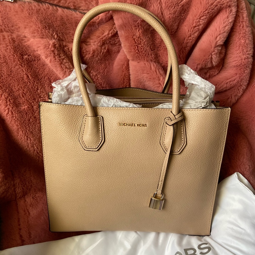 Michael Kors Mercer purse